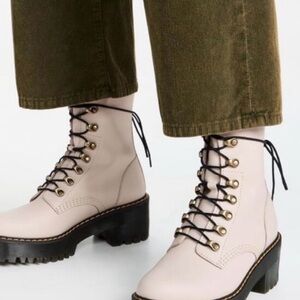 Dr. Martens Leona Leather Heeled Platform Taupe Cream Lace-Up Combat Boots Size7